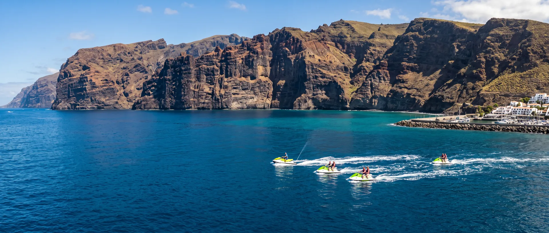 Jet skiing in Tenerife: which port, what price and when the sea is calm